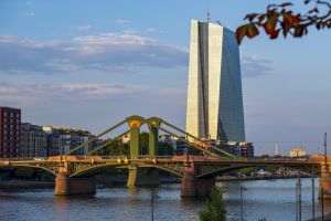 Reuters: BCE avertizează că extinderea stablecoinurilor în euro poate afecta creditarea bancară şi controlul dobânzilor
